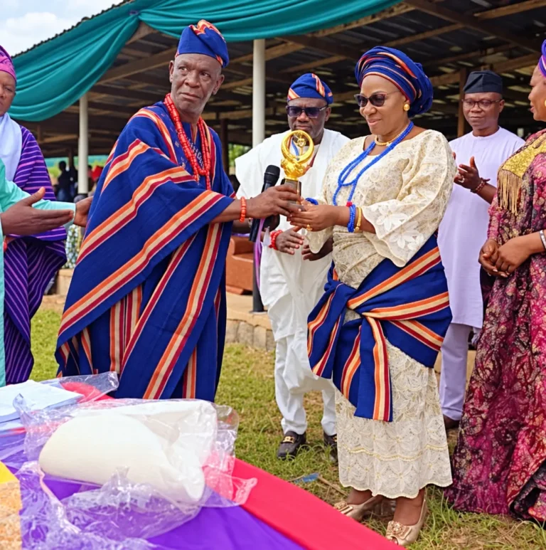 An award being presented at a Foundation-supported cultural event